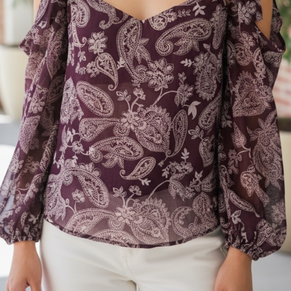 Charlotte Russe paisley sleeveless flowy blouse s